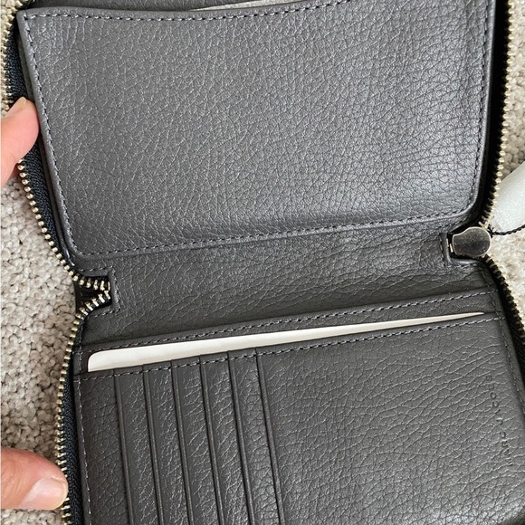 Marc jacobs zip around wallet - Picture 3 of 5
